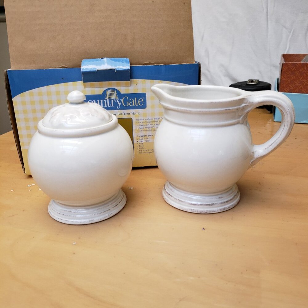 NEW - Rare Vintage Country Gate Creamer & Sugar
